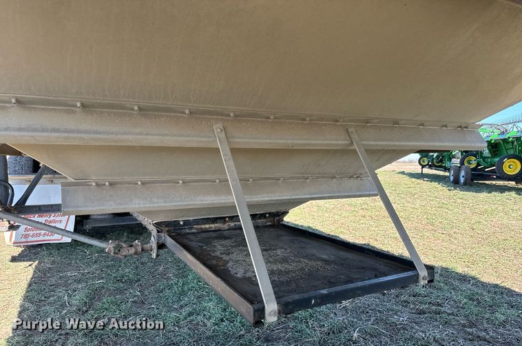 image for item DQ6735 2011 Neville Built grain trailer