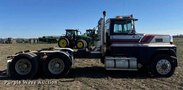 image for item DQ6736 1985 Ford L9000 semi truck