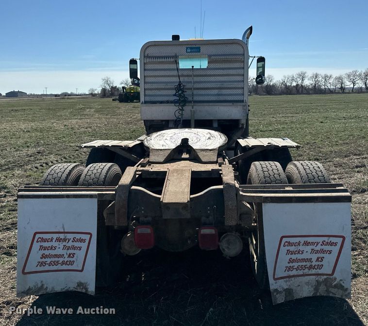 image for item DQ6736 1985 Ford L9000 semi truck