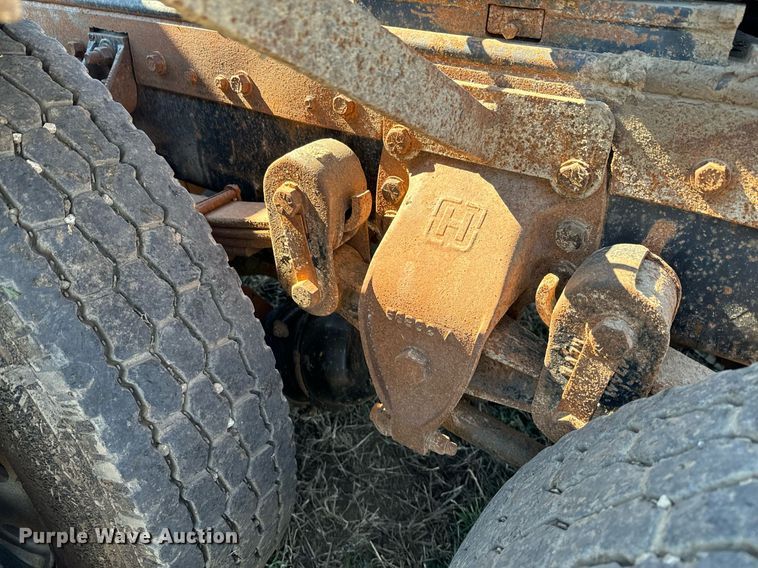 image for item DQ6736 1985 Ford L9000 semi truck