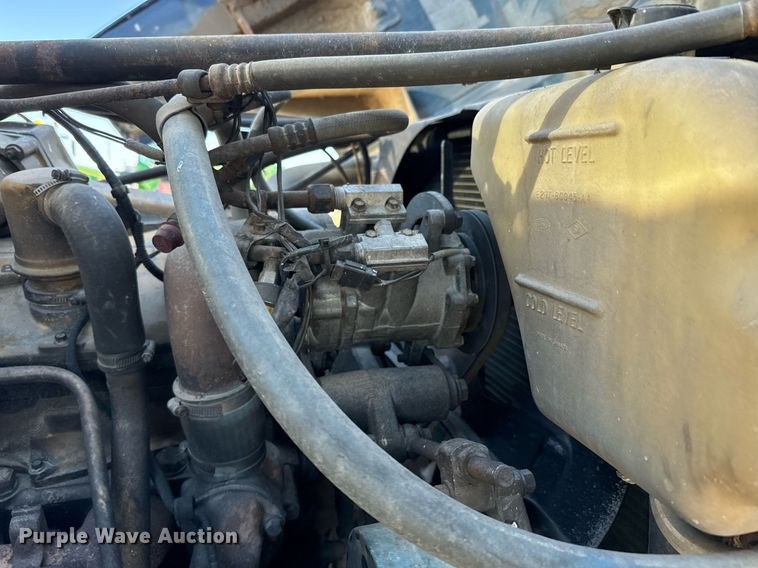 image for item DQ6736 1985 Ford L9000 semi truck