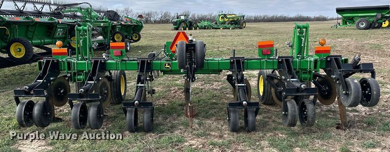 image for item DQ6738 2015 John Deere 2100X in-line ripper