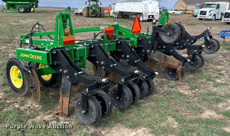 image for item DQ6738 2015 John Deere 2100X in-line ripper