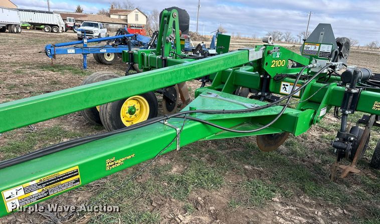 image for item DQ6738 2015 John Deere 2100X in-line ripper