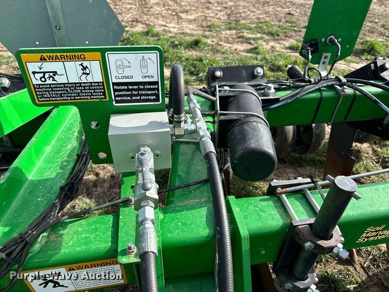 image for item DQ6738 2015 John Deere 2100X in-line ripper