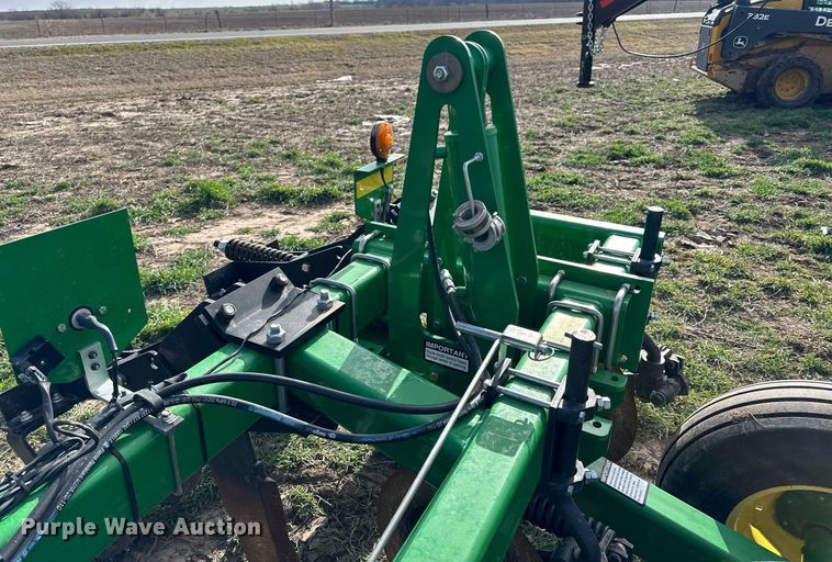 image for item DQ6738 2015 John Deere 2100X in-line ripper