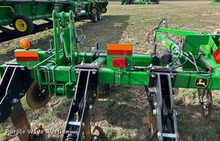 image for item DQ6738 2015 John Deere 2100X in-line ripper