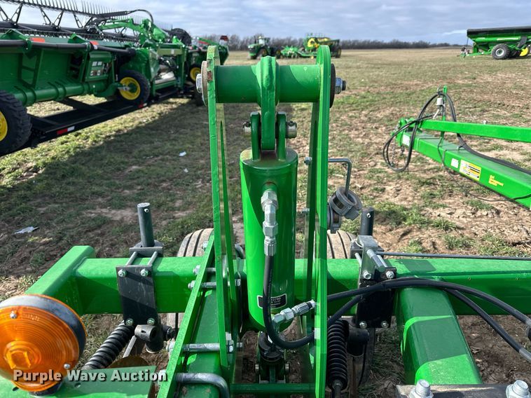 image for item DQ6738 2015 John Deere 2100X in-line ripper