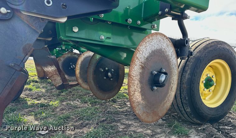 image for item DQ6738 2015 John Deere 2100X in-line ripper