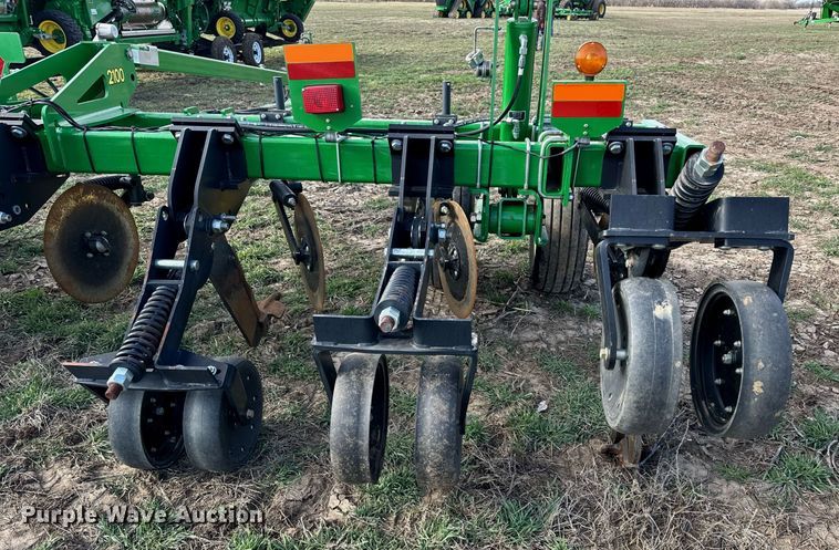 image for item DQ6738 2015 John Deere 2100X in-line ripper