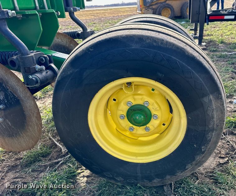 image for item DQ6738 2015 John Deere 2100X in-line ripper