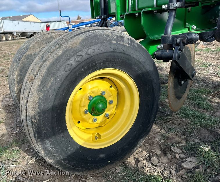 image for item DQ6738 2015 John Deere 2100X in-line ripper