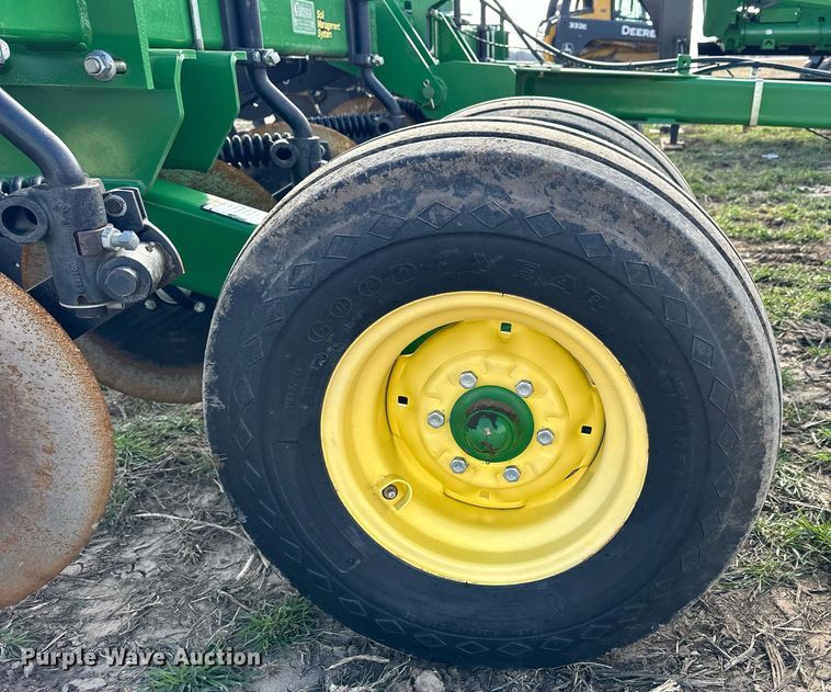 image for item DQ6738 2015 John Deere 2100X in-line ripper