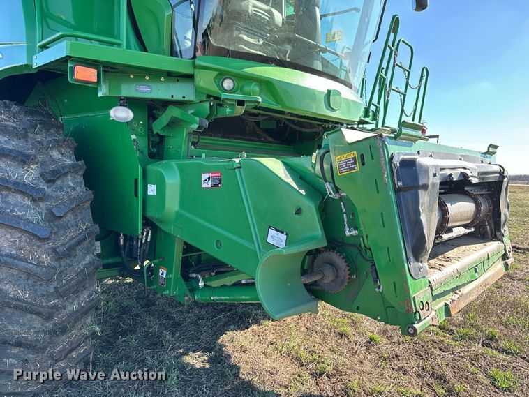 image for item DQ6739 2018 John Deere S790 combine