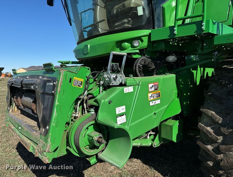 image for item DQ6739 2018 John Deere S790 combine