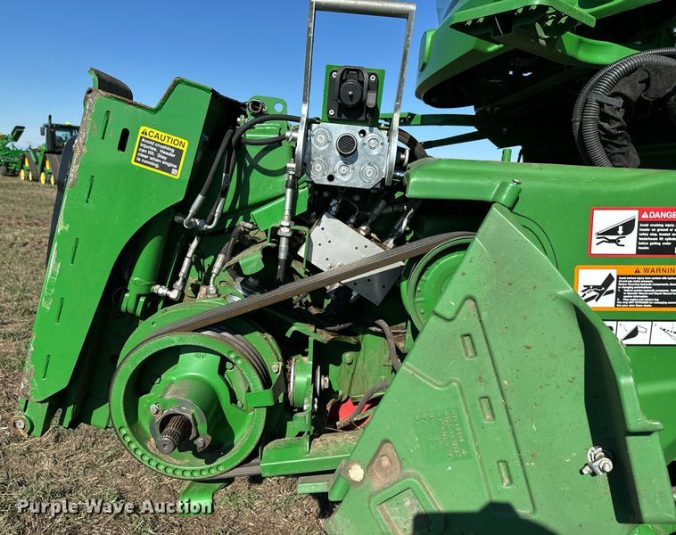 image for item DQ6739 2018 John Deere S790 combine