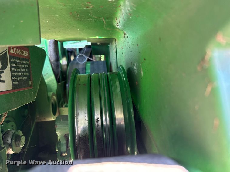 image for item DQ6739 2018 John Deere S790 combine