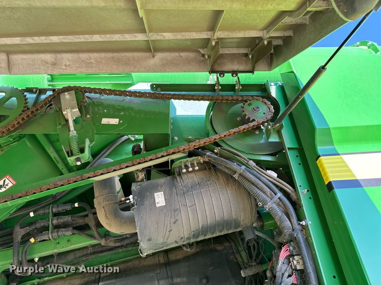 image for item DQ6739 2018 John Deere S790 combine