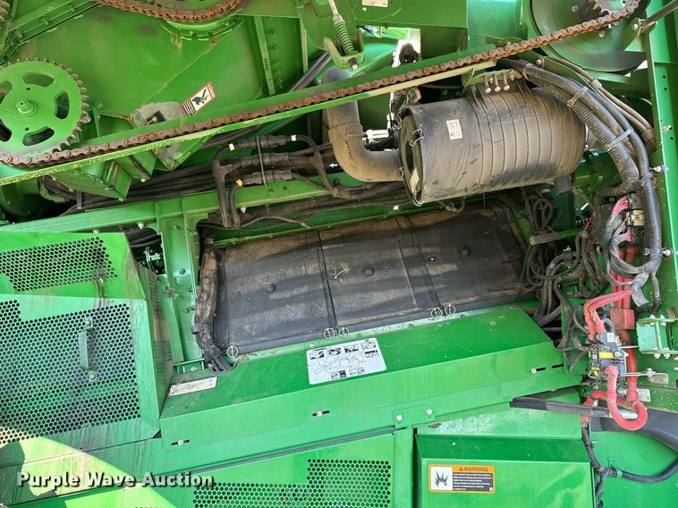 image for item DQ6739 2018 John Deere S790 combine