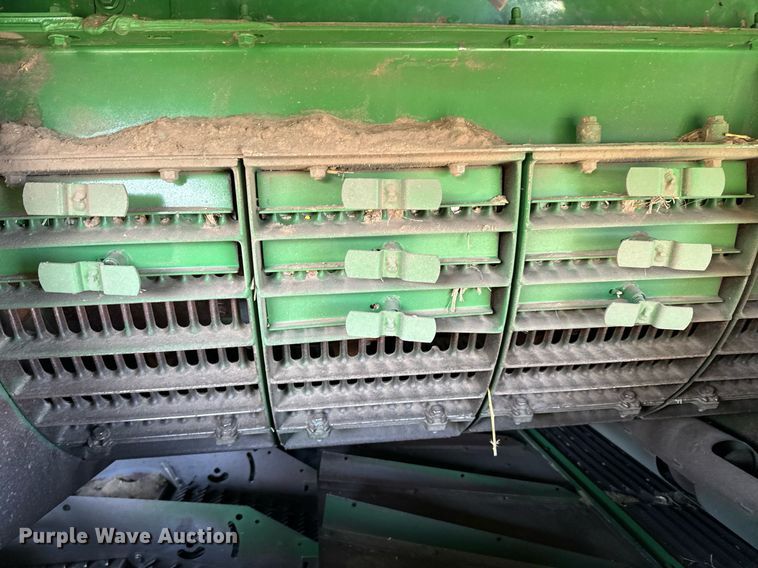 image for item DQ6739 2018 John Deere S790 combine