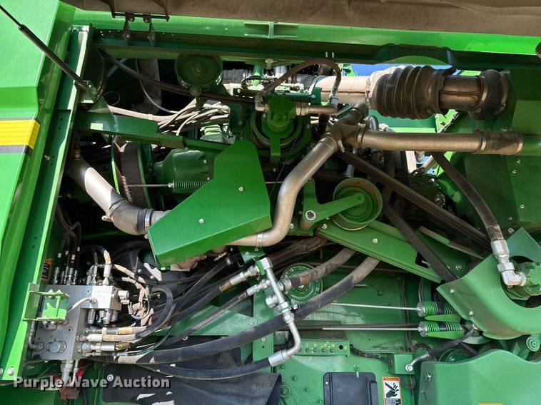 image for item DQ6739 2018 John Deere S790 combine