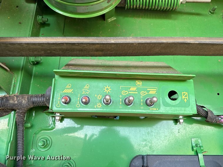 image for item DQ6739 2018 John Deere S790 combine