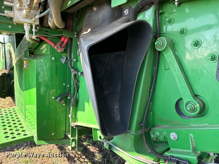 image for item DQ6739 2018 John Deere S790 combine