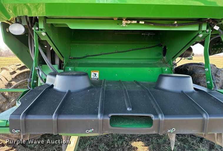 image for item DQ6739 2018 John Deere S790 combine