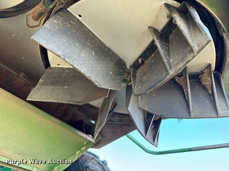 image for item DQ6739 2018 John Deere S790 combine