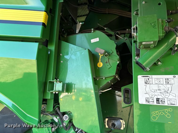 image for item DQ6739 2018 John Deere S790 combine