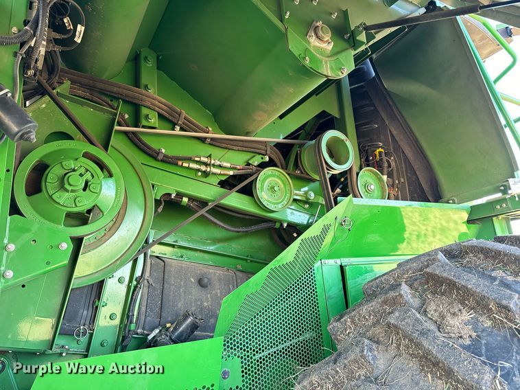 image for item DQ6739 2018 John Deere S790 combine