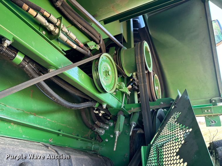 image for item DQ6739 2018 John Deere S790 combine