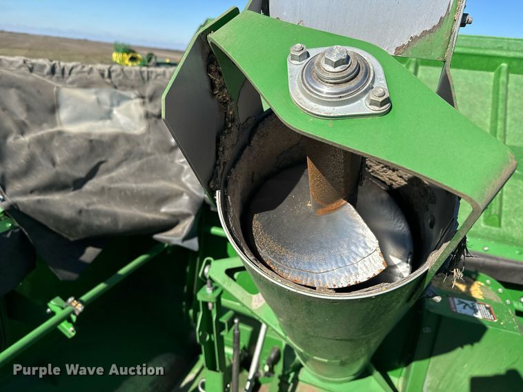 image for item DQ6739 2018 John Deere S790 combine