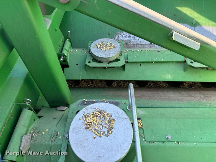 image for item DQ6739 2018 John Deere S790 combine