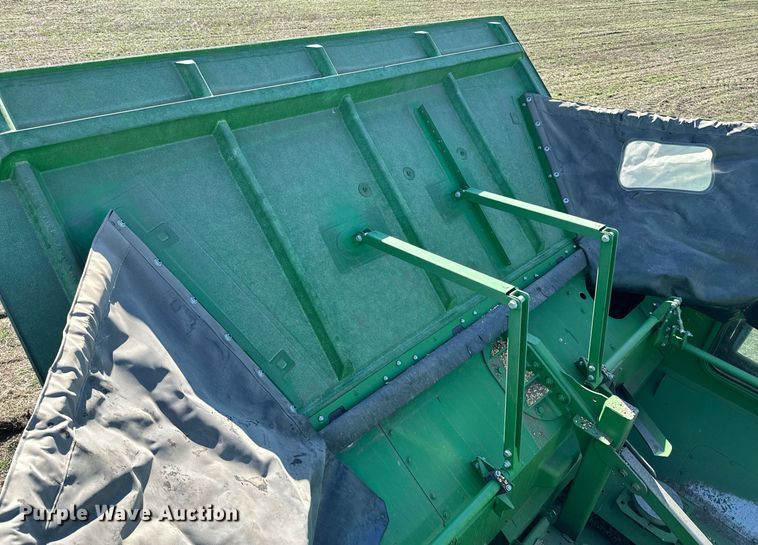 image for item DQ6739 2018 John Deere S790 combine