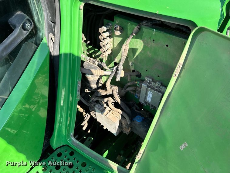 image for item DQ6739 2018 John Deere S790 combine