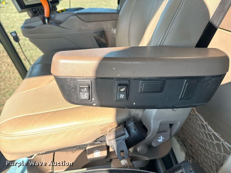 image for item DQ6739 2018 John Deere S790 combine