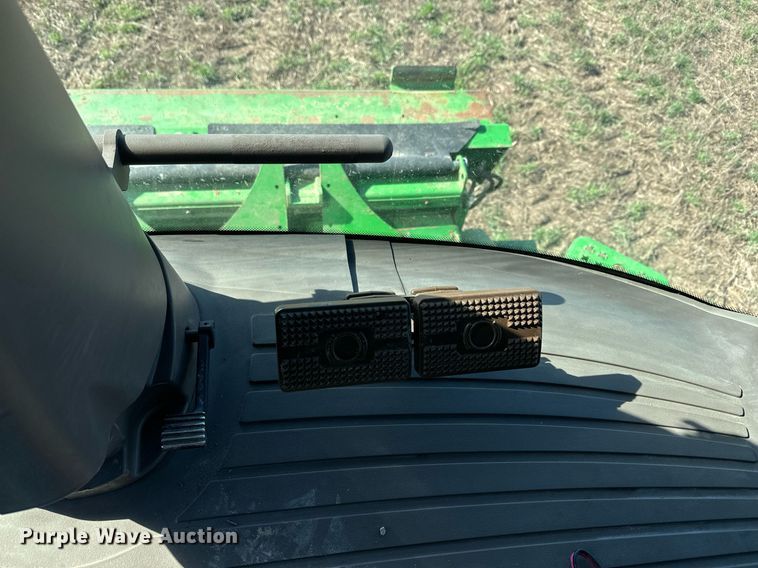 image for item DQ6739 2018 John Deere S790 combine