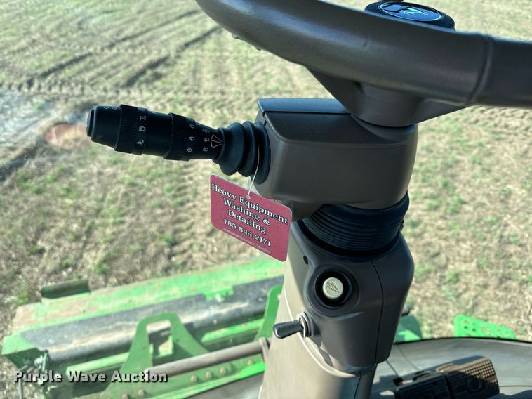 image for item DQ6739 2018 John Deere S790 combine