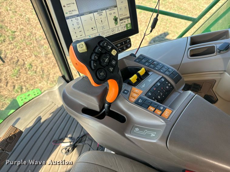 image for item DQ6739 2018 John Deere S790 combine