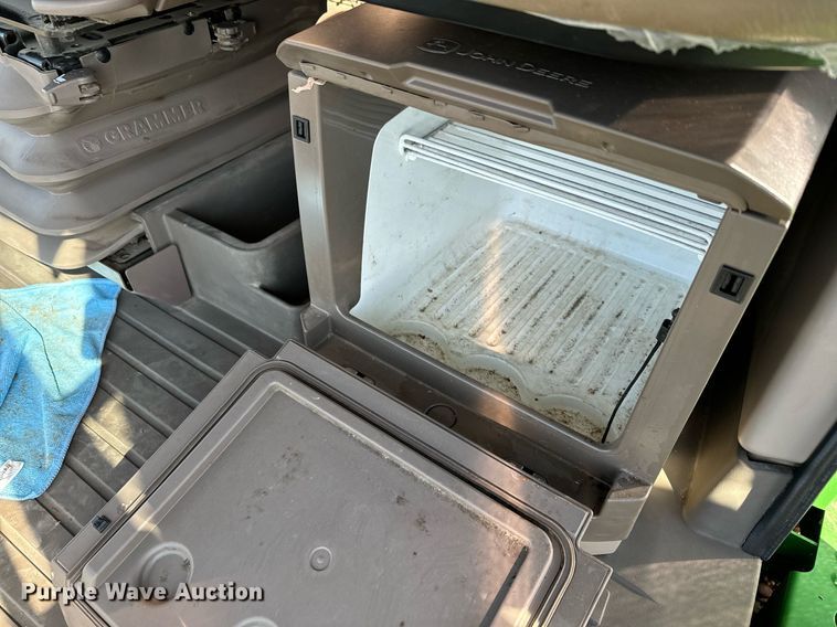 image for item DQ6739 2018 John Deere S790 combine