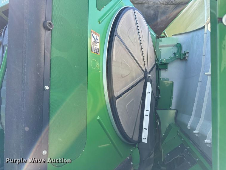 image for item DQ6739 2018 John Deere S790 combine