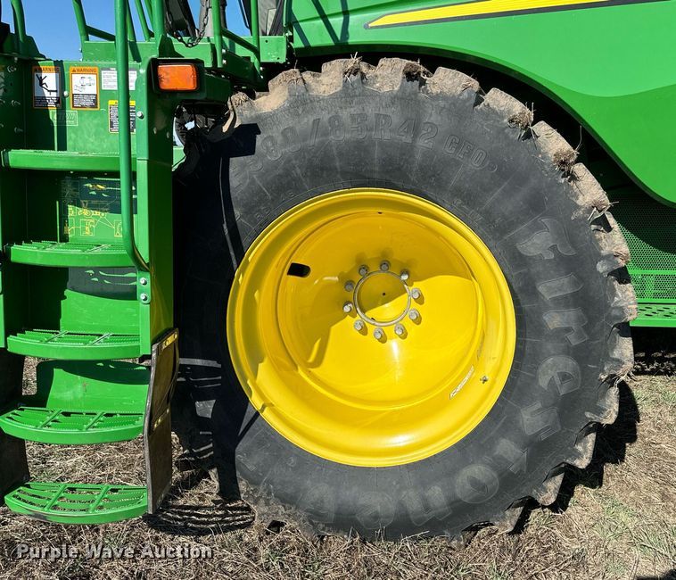 image for item DQ6739 2018 John Deere S790 combine