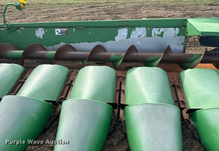 image for item DQ6743 John Deere 1293 corn head