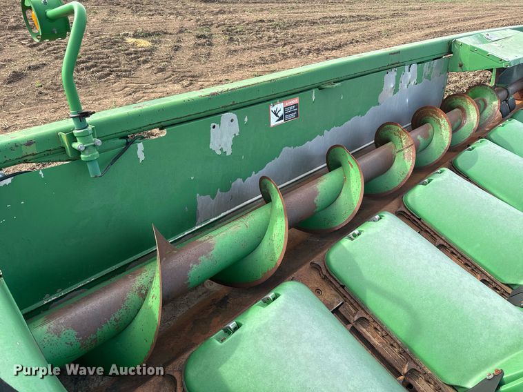 image for item DQ6743 John Deere 1293 corn head