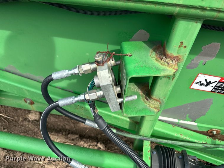 image for item DQ6743 John Deere 1293 corn head