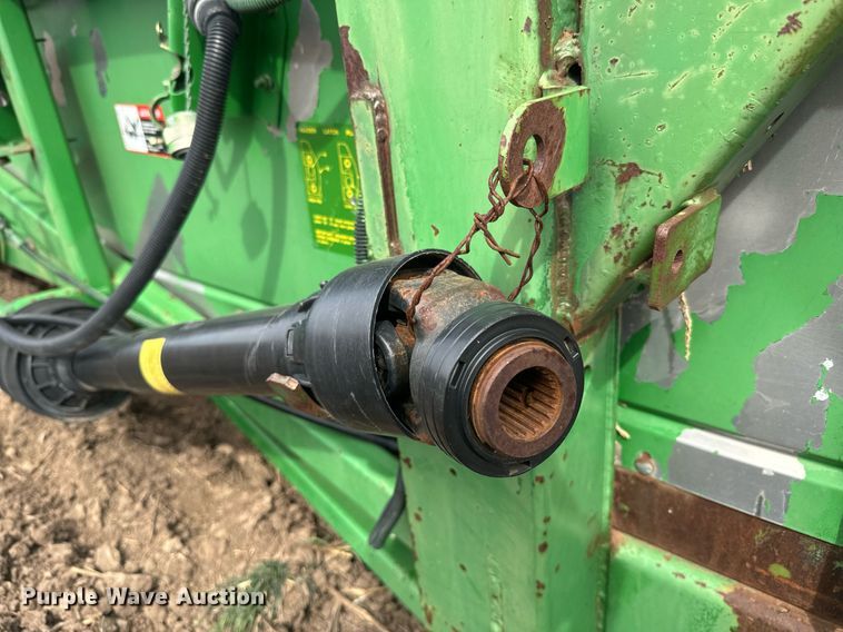 image for item DQ6743 John Deere 1293 corn head