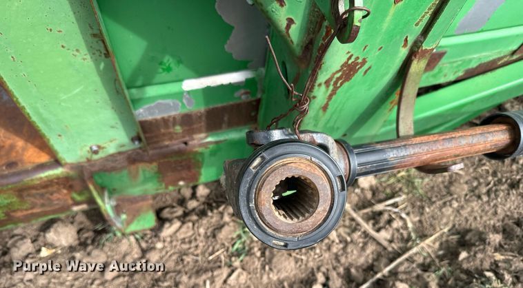 image for item DQ6743 John Deere 1293 corn head
