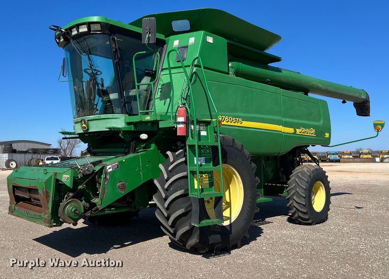 image for item DS2914 2005 John Deere 9760 STS combine