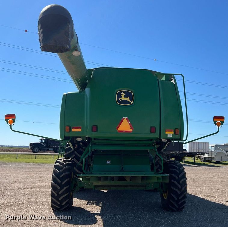 image for item DS2914 2005 John Deere 9760 STS combine